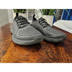 Crocs boys' water shoes 1Y